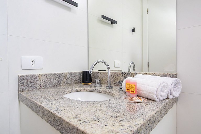 Apartamento de 2q c/ vaga em região nobre -SOU401A