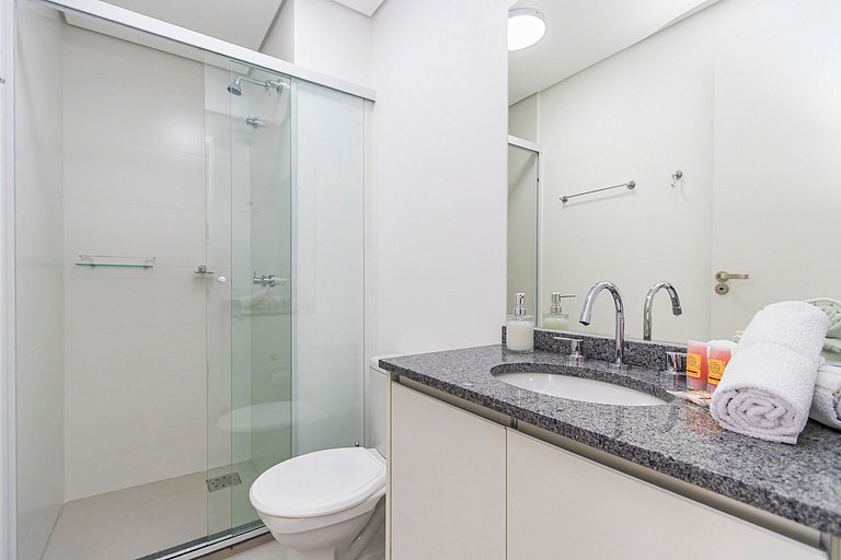 Apto ensolarado, no centro p/ 4 pessoas - CNA0606