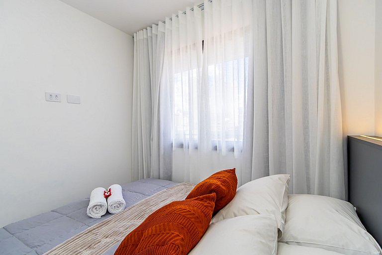 Apto ensolarado, no centro p/ 4 pessoas - CNA0606