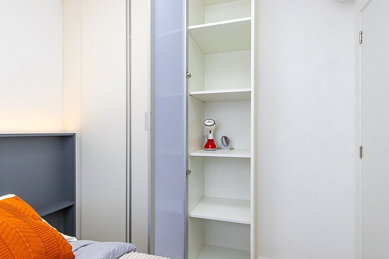 Apto ensolarado, no centro p/ 4 pessoas - CNA0606