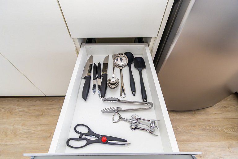 Apto ensolarado no centro, perto de tudo - CNA0706