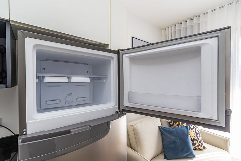 Apto ensolarado no centro, perto de tudo - CNA0706