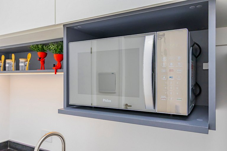 Apto ensolarado no centro, perto de tudo - CNA0706