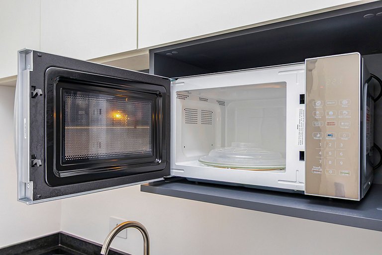 Apto ensolarado no centro, perto de tudo - CNA0706