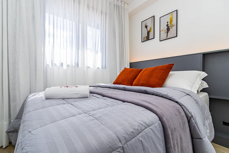 Apto ensolarado no centro, perto de tudo - CNA0706