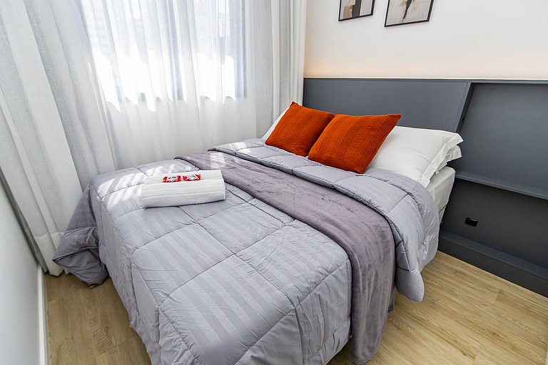 Apto ensolarado no centro, perto de tudo - CNA0706