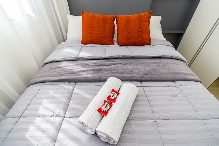 Apto ensolarado no centro, perto de tudo - CNA0706