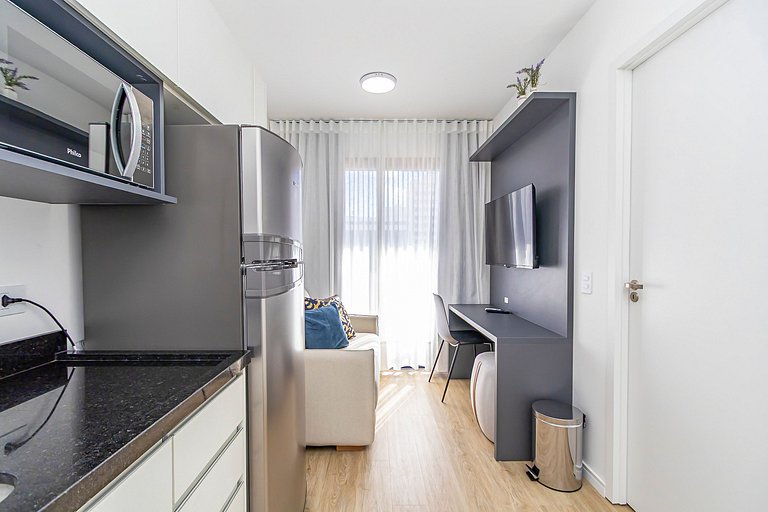 Apto ensolarado no centro, perto de tudo - CNA0706