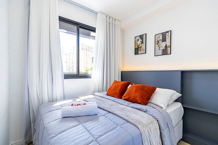 Apto ensolarado no centro, perto de tudo - CNA0706