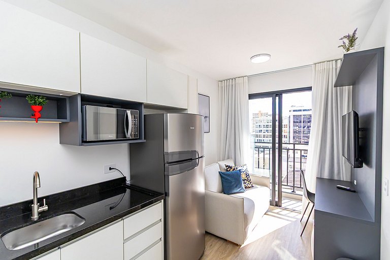 Apto ensolarado no centro, perto de tudo - CNA0706