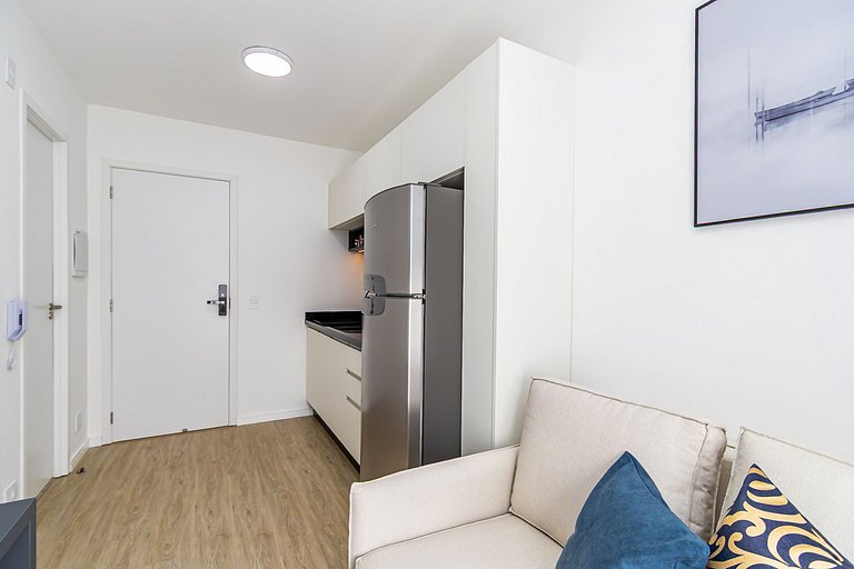 Apto ensolarado no centro, perto de tudo - CNA0706