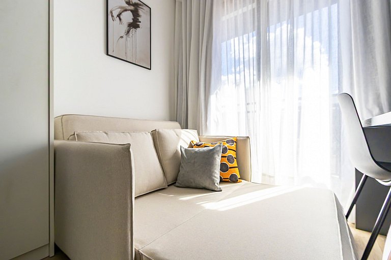 Apto ensolarado no centro, perto de tudo - CNA0706