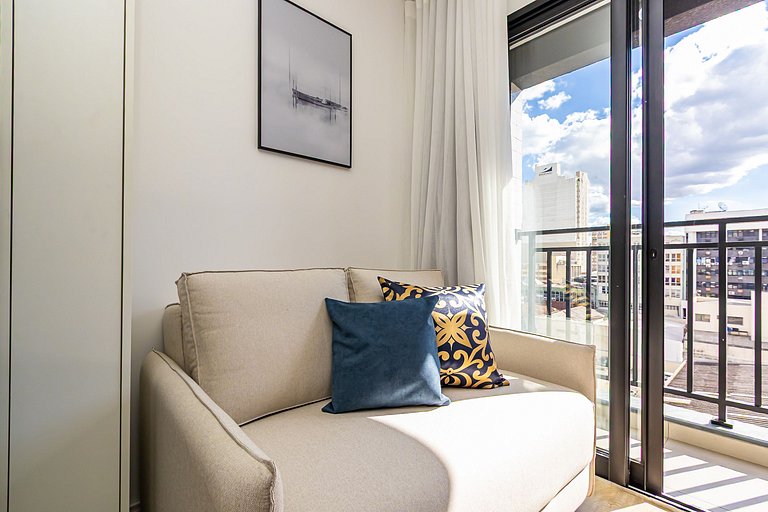 Apto ensolarado no centro, perto de tudo - CNA0706