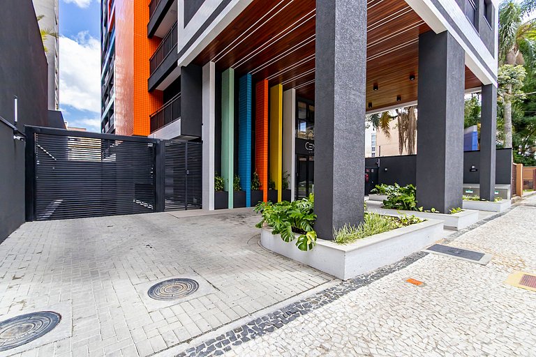 Apto ensolarado no centro, perto de tudo - CNA0706