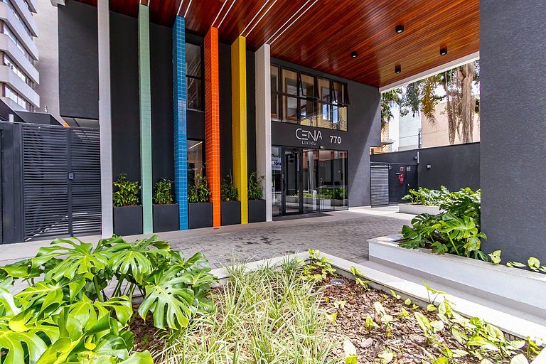 Apto ensolarado no centro, perto de tudo - CNA0706