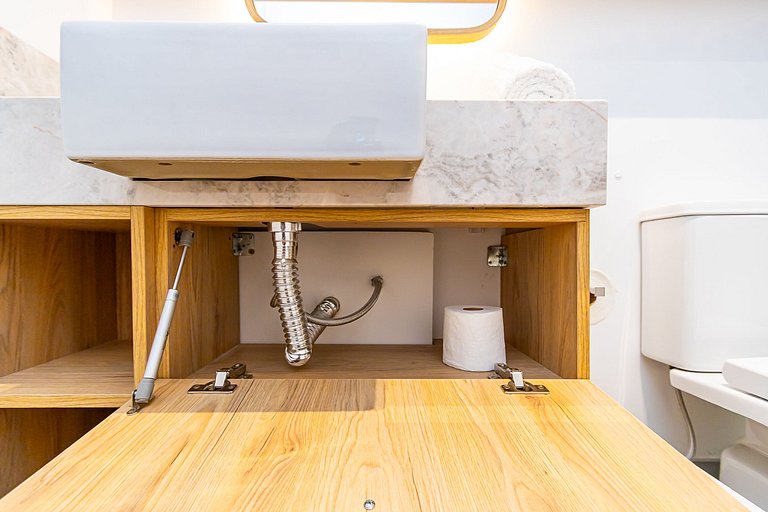 Apartamento refinado em prédio com piscina-TEM0403