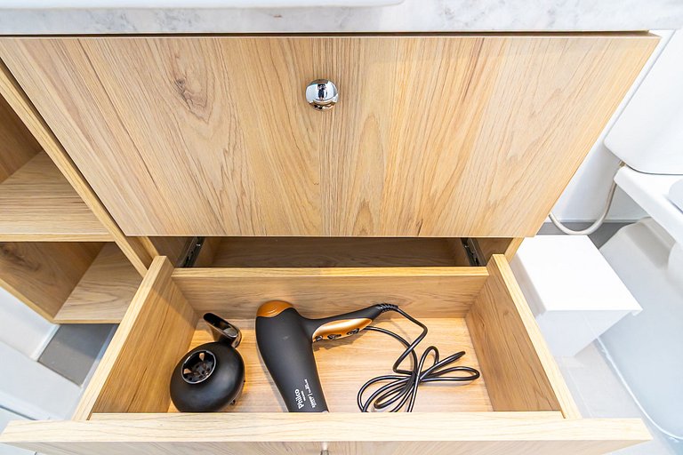 Apartamento refinado em prédio com piscina-TEM0403