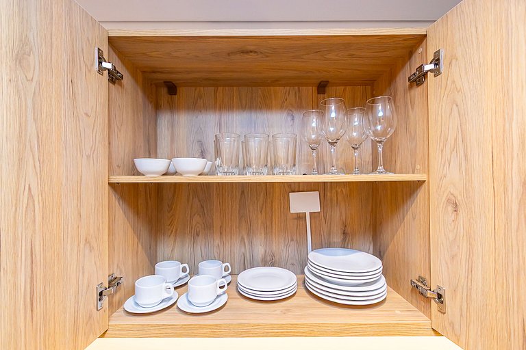 Apartamento refinado em prédio com piscina-TEM0403