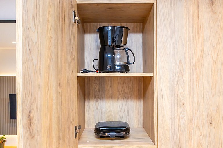 Apartamento refinado em prédio com piscina-TEM0403