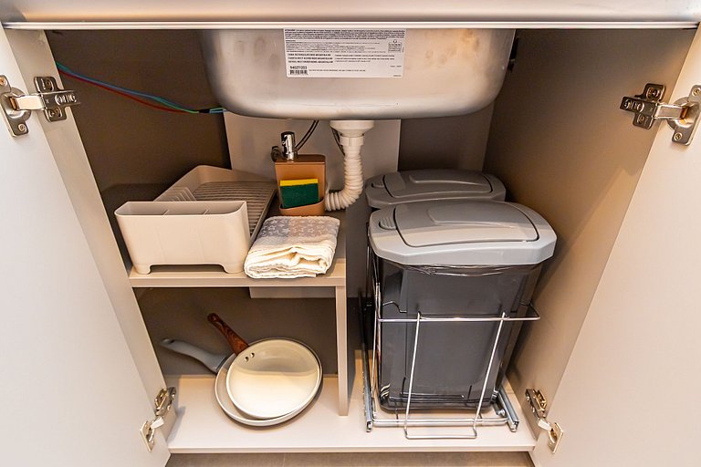 Apartamento refinado em prédio com piscina-TEM0403