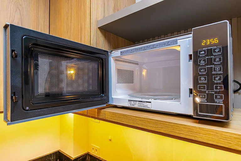 Apartamento refinado em prédio com piscina-TEM0403