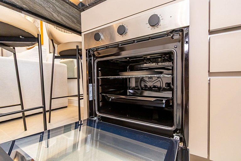 Apartamento refinado em prédio com piscina-TEM0403