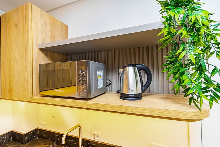 Apartamento refinado em prédio com piscina-TEM0403