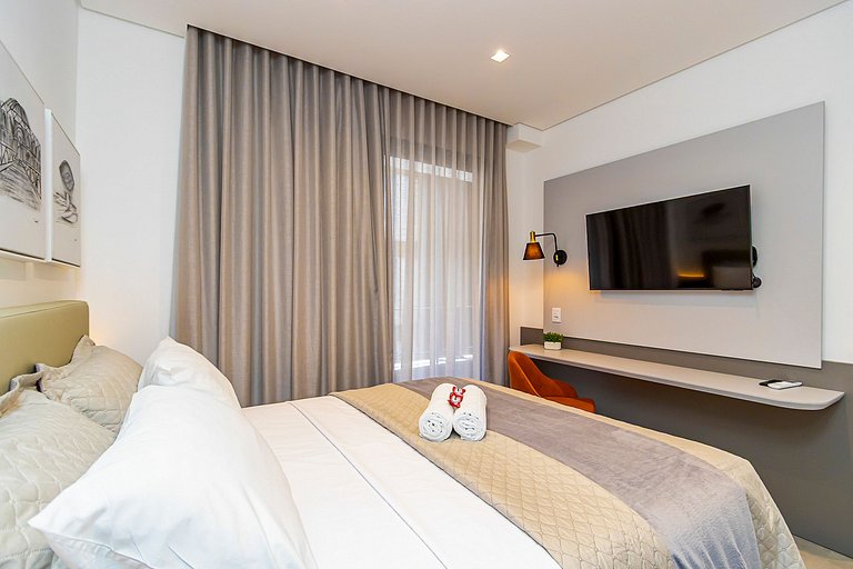 Apartamento refinado em prédio com piscina-TEM0403