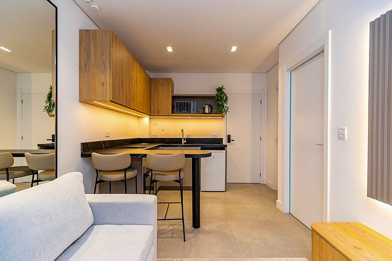 Apartamento refinado em prédio com piscina-TEM0403