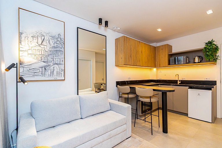 Apartamento refinado em prédio com piscina-TEM0403