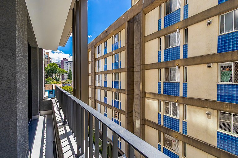 Apartamento refinado em prédio com piscina-TEM0403