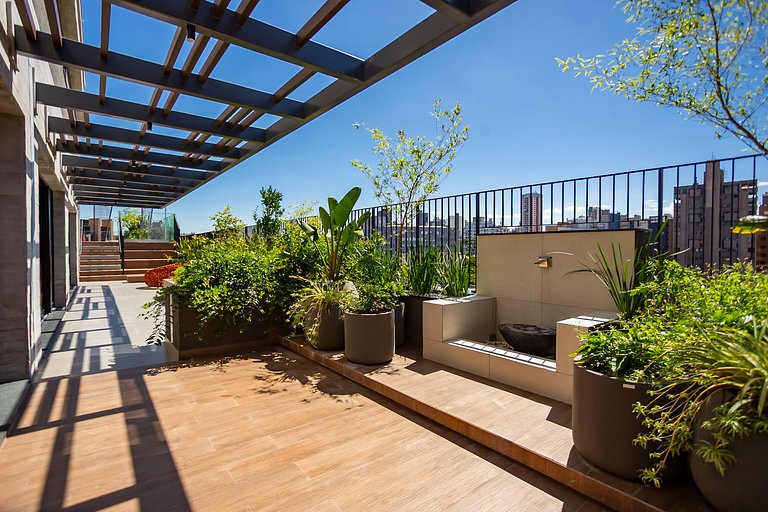 Apartamento refinado em prédio com piscina-TEM0403