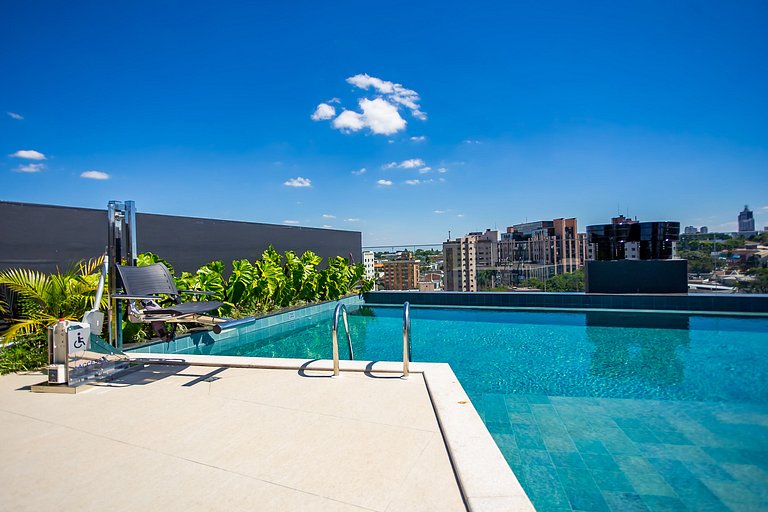 Apartamento refinado em prédio com piscina-TEM0403