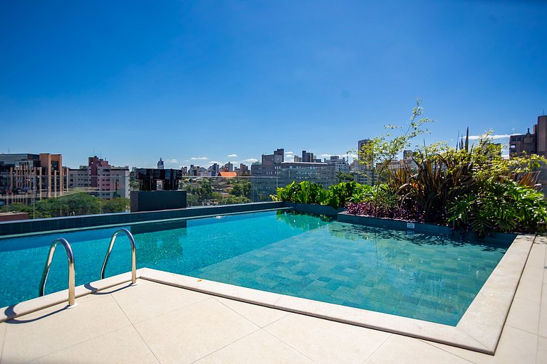 Apartamento refinado em prédio com piscina-TEM0403