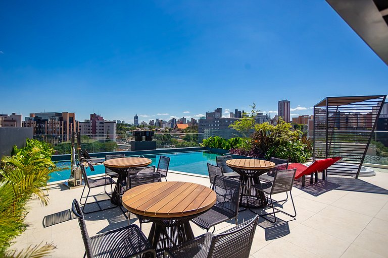Apartamento refinado em prédio com piscina-TEM0403