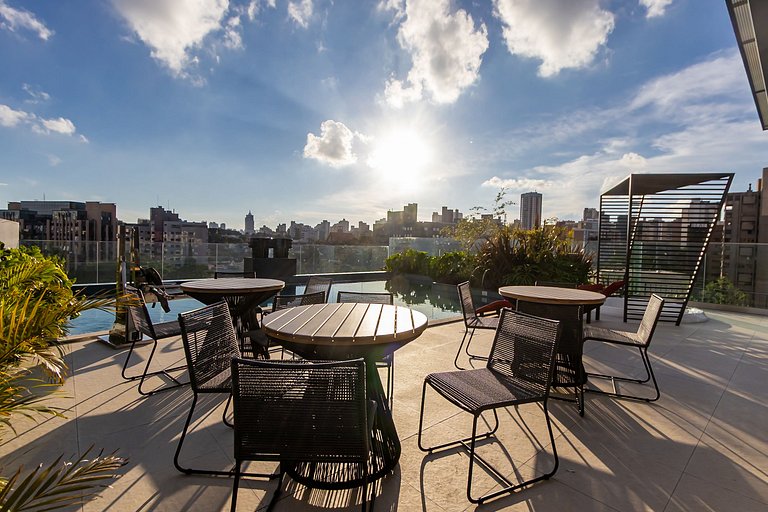 Apartamento refinado em prédio com piscina-TEM0403