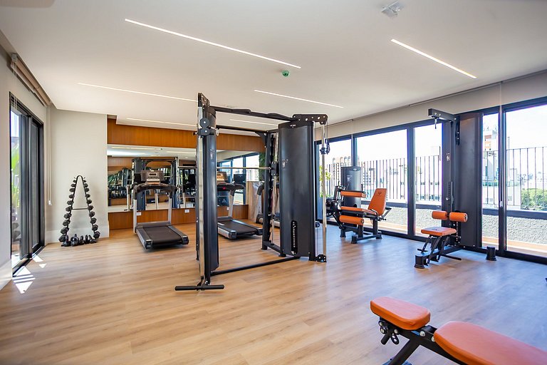 Apartamento refinado em prédio com piscina-TEM0403