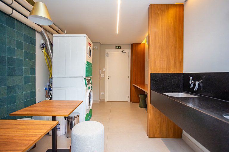 Apartamento refinado em prédio com piscina-TEM0403