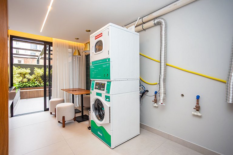 Apartamento refinado em prédio com piscina-TEM0403