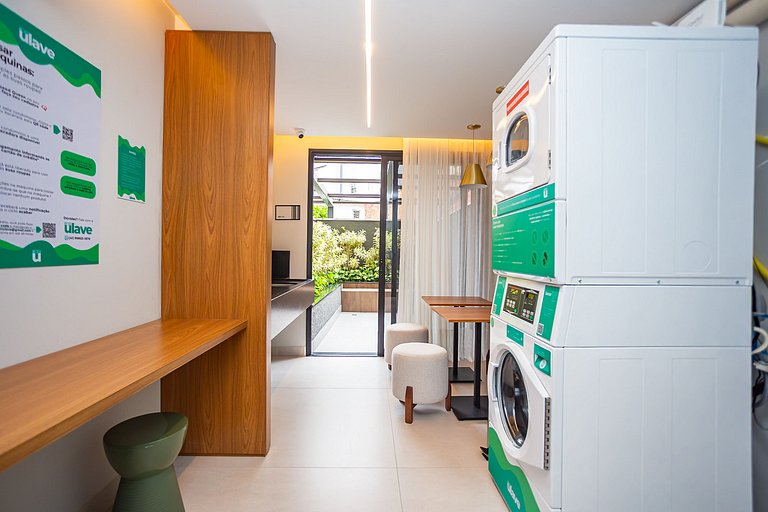 Apartamento refinado em prédio com piscina-TEM0403