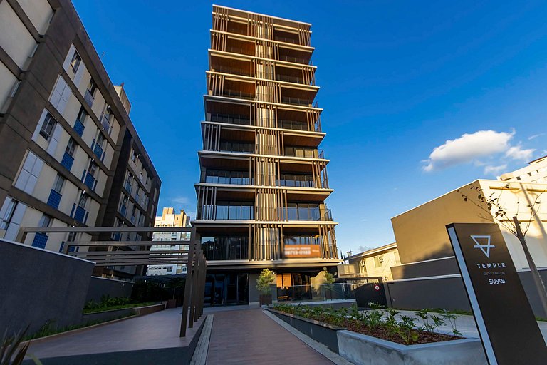 Apartamento refinado em prédio com piscina-TEM0403