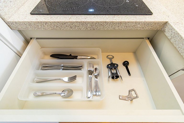 Studio Completo com vista do Centro - MAN1403