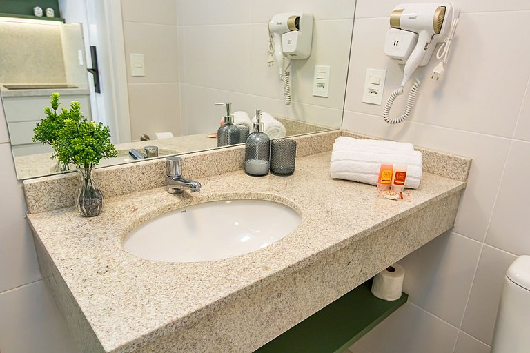 Studio completo com vista para o centro - MAN0911