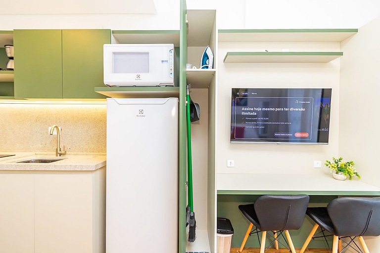 Studio completo com vista para o centro - MAN0911