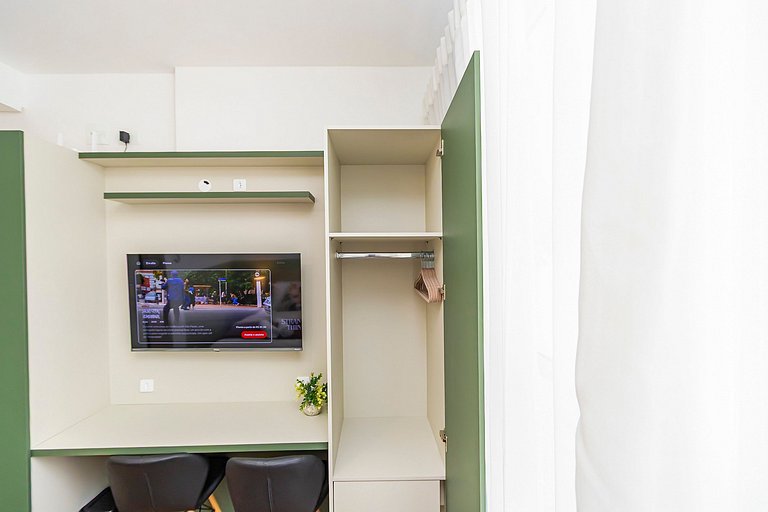 Studio completo com vista para o centro - MAN0911