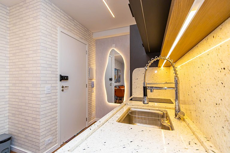 Estilo e conforto p/ 6 Pessoas no Centro - CNA0511