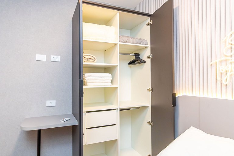 Estilo e conforto p/ 6 Pessoas no Centro - CNA0511