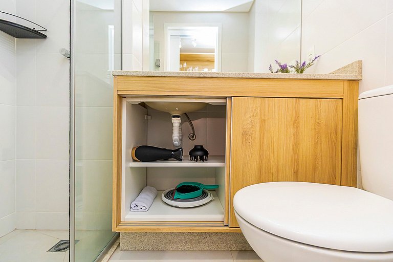 Studio com sacada no Centro - MAN1703