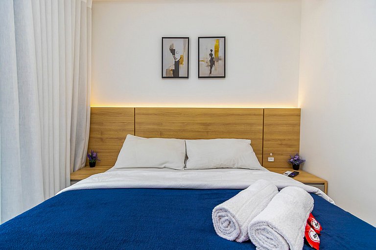 Studio com sacada no Centro - MAN1703