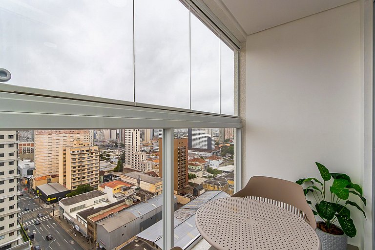 Studio com sacada no Centro - MAN1703